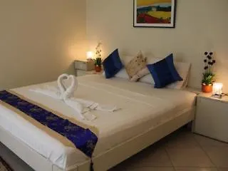 Apartment Chanisara Guest House Kata Beach
